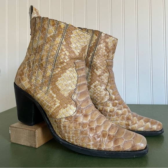 Ganni Python MARYSE Chelsea Boots w Cowboy Style Heels *Portugal* - Picture 12 of 12